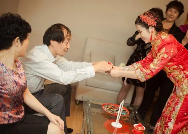 婚礼和葬礼一起举行叫什么?