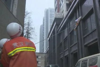 装修工为什么会坠楼身亡?