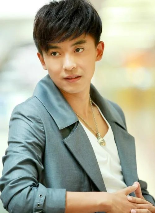 李佳航升级当爸,李佳航最近发展怎么样?