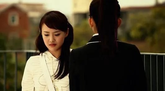 你们觉得郑爽整容前漂亮还是整容后漂亮?