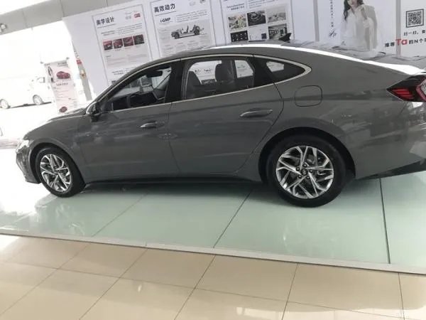 作为刚毕业的一名大学生,第十代索纳塔怎么样