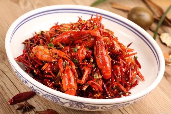 2年内迅速成为“夜宵霸主”的小龙虾,还能火多久呢?