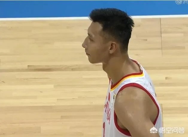 中国男篮红蓝两队合并首战101:52大胜叙利亚，如何评价本场比赛？