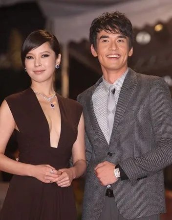 杨一展吴天心关系揭秘   曾为恋人四角恋乱斗