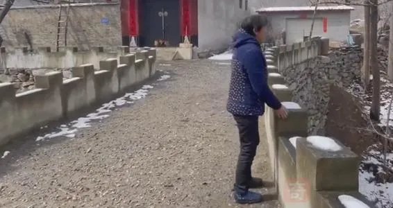 男子为妻子建了座石桥,这座桥的背后有怎样的故事?