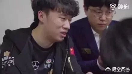 RNG两连败后“开会”场面压抑,却备受网友好评,你怎么看?