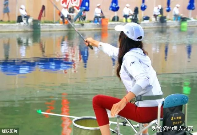 钓鱼人化绍新,李大毛越钓越有钱;更多人“钓鱼穷三年”,请问大家怎么看待这个现象?