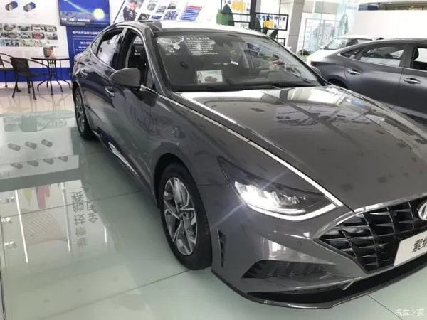 作为刚毕业的一名大学生,第十代索纳塔怎么样
