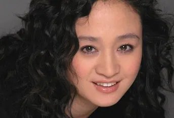 和周迅共同爱上贾宏声的伍宇娟,事业巅峰欠下巨债,如今咋样了?
