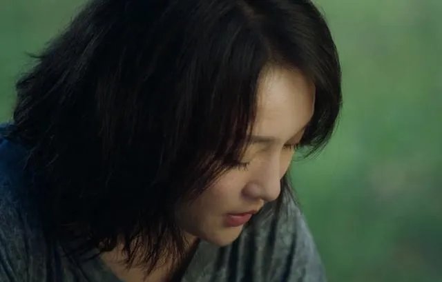 如何评价《不完美的她》的主题和表达的寓意?