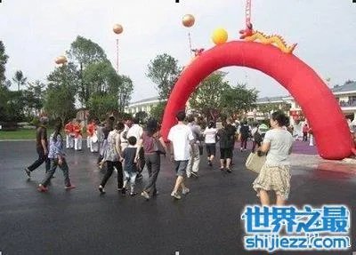 最牛实习妹米露 日薪十万不是梦!
