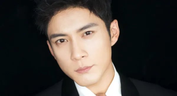 杨洋晒王彦霖伴郎团合照,都有哪些人去当王彦霖的伴郎了?