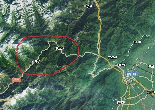 游客违规穿越哪个景区被困？