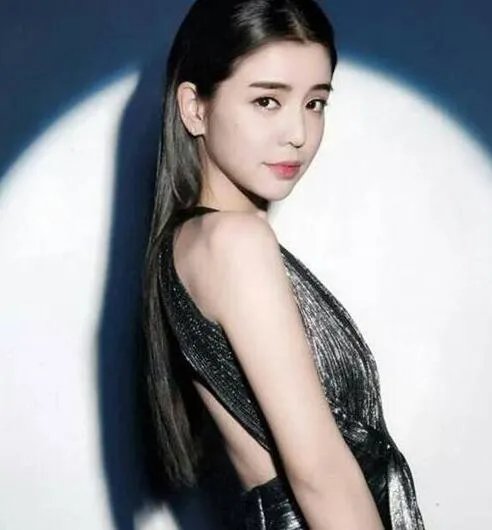 詹仁雄钟欣怡醉酒后大闹宴会 孙乐欣忽然下跪求婚前妻好友