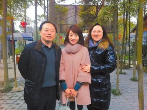 余旭父母一夜未眠 睡在女儿的床上