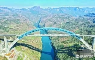 成贵高铁正式开通,村民站满山坡观看,首发车经过现场集体欢呼, 你怎么看?