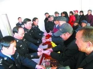 一年狂卖7.5亿的洗脑神药被扒皮，老人为何总迷信神药？