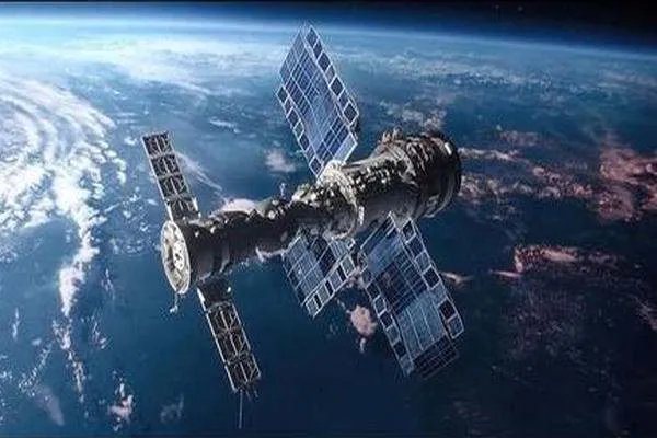3名航天员离开空间站前敬礼致谢,他们为航天事业做出了哪些贡献?