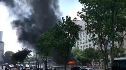 南昌公交车为何起火?