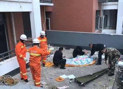 装修工为什么会坠楼身亡?