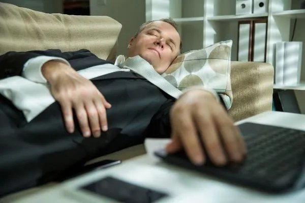 按照劳动法规定“自愿加班不算加班”?