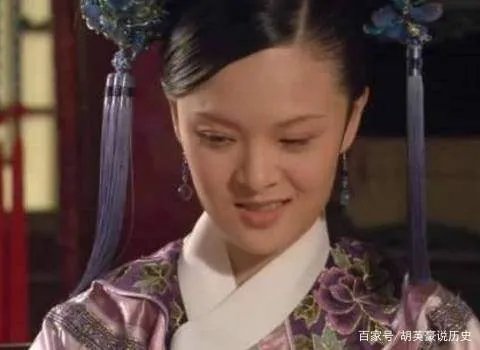 《甄嬛传》曹贵人混迹在华妃宫里，也闻着欢宜香，为何却能生下温宜公主呢？