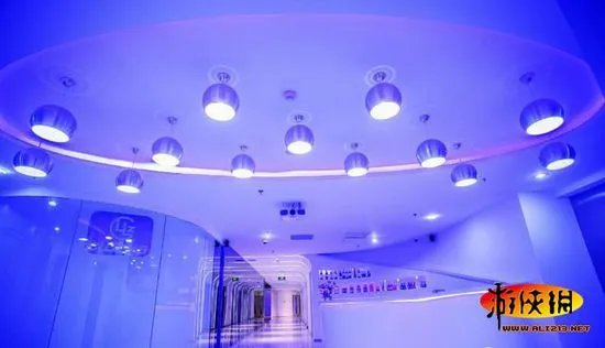 北京最土豪网吧:进门费5000元 每小时69元