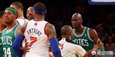 当年易建联在NBA新秀赛季,一拳将挑衅的加内特击倒在地是怎么回事?当时发生了什么?