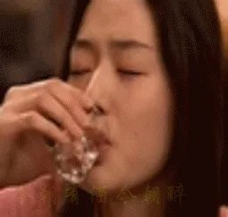 下联:人生难得一光年,如何对上联?