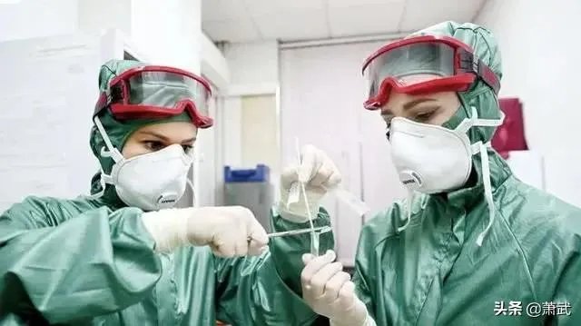 美国确诊人数从前天的35000直降到26000，是真的吗？
