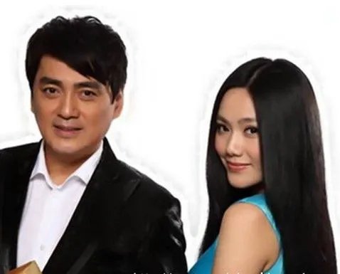 汤镇宗老婆张丽霞是谁？ 两人首次同台秀恩爱