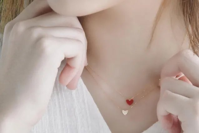 ahkah小红心项链多少钱?ahkah红心锁骨链专柜价格