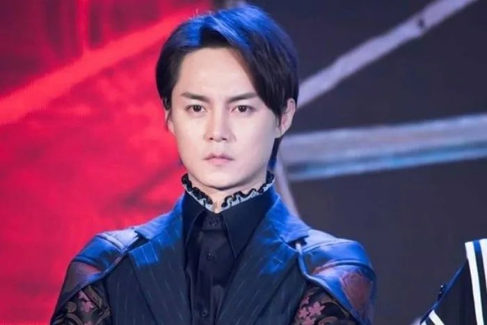 尹正看着瘦了好多,他为了减肥都做了哪些努力?