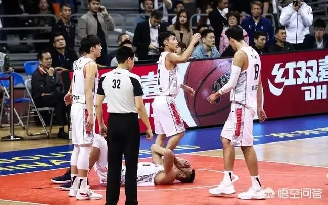 广东队已经15连胜了,你觉得谁能终止他们的连胜脚步?