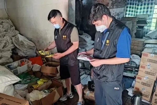 上海警方侦破一起制售假冒品牌鸡精案,造假和“山寨”哪个更可怕?