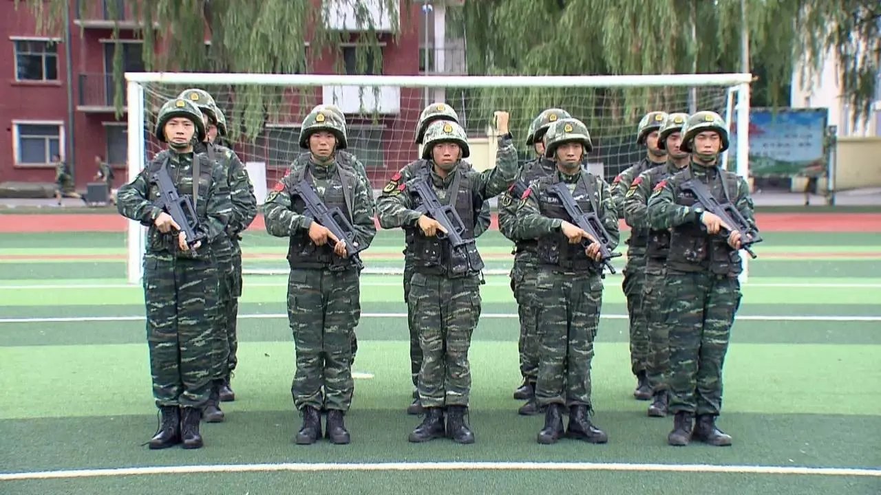 一个女孩35个老兵爸爸，背后又有什么感人的故事？