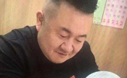 孙小果做了些什么呃?
