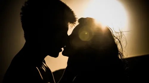 老婆出轨的表现及特征 女人出轨的原因主要是什么