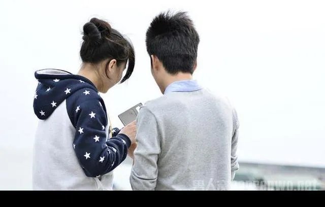 她不爱你了而你还爱着她,是放手还是继续挽留呢?