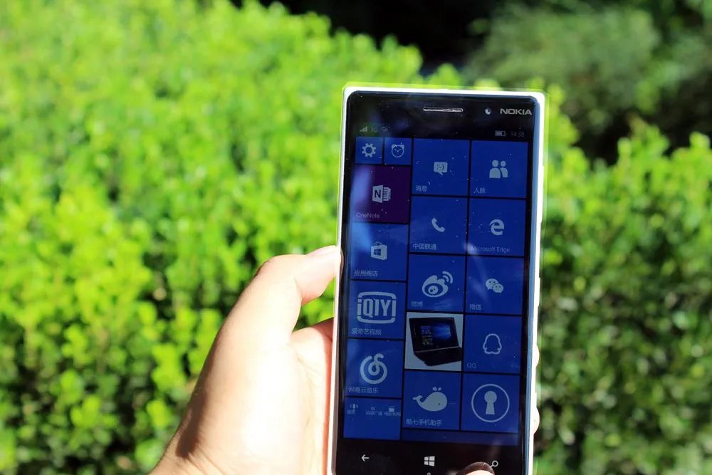 昔日巨头遗作 诺基亚WP8.1版Lumia 830评测