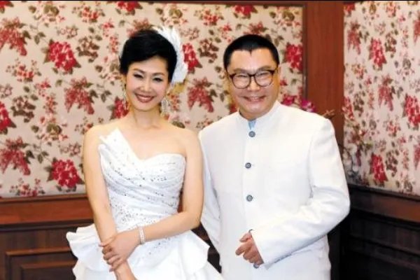 尹相杰宣布领证，女方是什么来头？