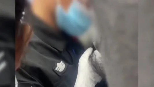 深圳地铁是如何回应安全员闻女乘客头发一事的?