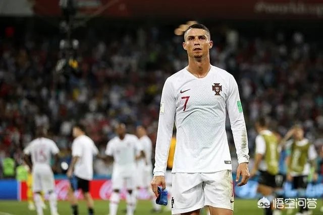 世界杯上梅西、c罗回家了,是不是意味着“双骄”时代结束了?