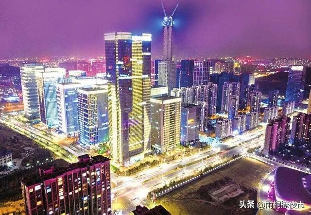 济南泉城广场附近老城区二手2.5万西客站2万,应该在哪买合适?