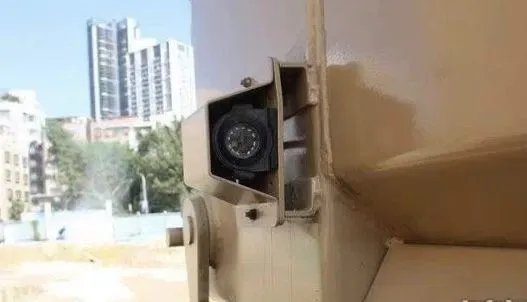 “伤情严重,乘客真倒霉!”西安一渣土车侧翻压扁出租车,这到底怎么回事?