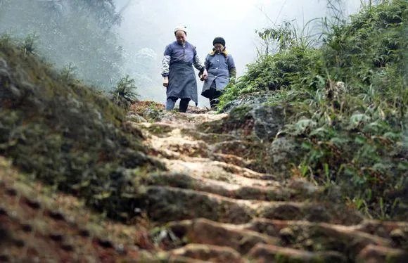 男子为妻子建了座石桥,这座桥的背后有怎样的故事?