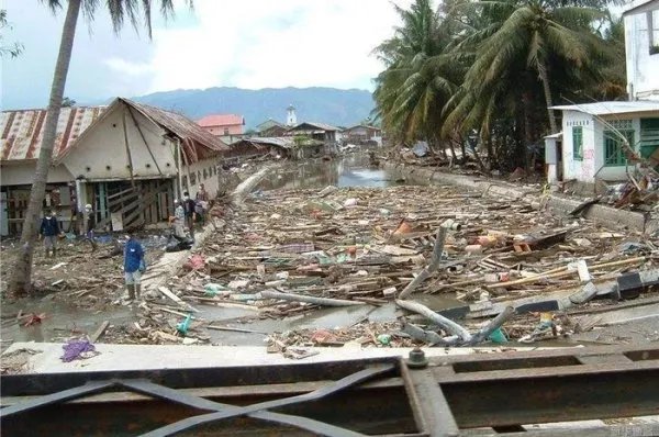 美国阿拉斯加海域发生大地震,当地居民应做好哪些准备?