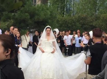李晓霞大婚详细情况是什么样?