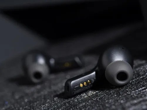 【有料评测】HyperX天际真无线游戏耳机:多平台适用 游戏影音双修
