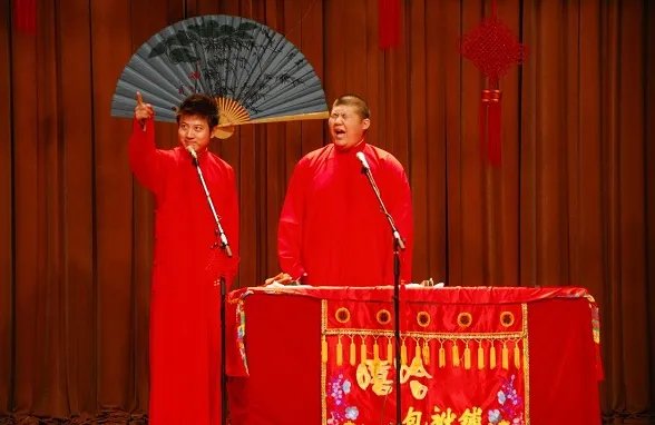 德云社演员怼观众已是日常,粉丝为什么还乐在其中?